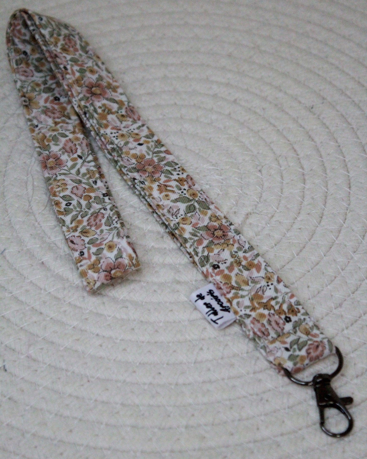 Cuelga todo floral beige
