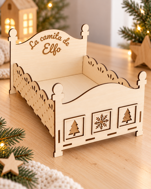 Camita de madera personalizada con nombre para el Elfo de Navidad – Taller de Arcoíris