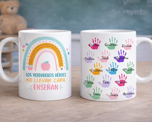 Taza arcoíris manos