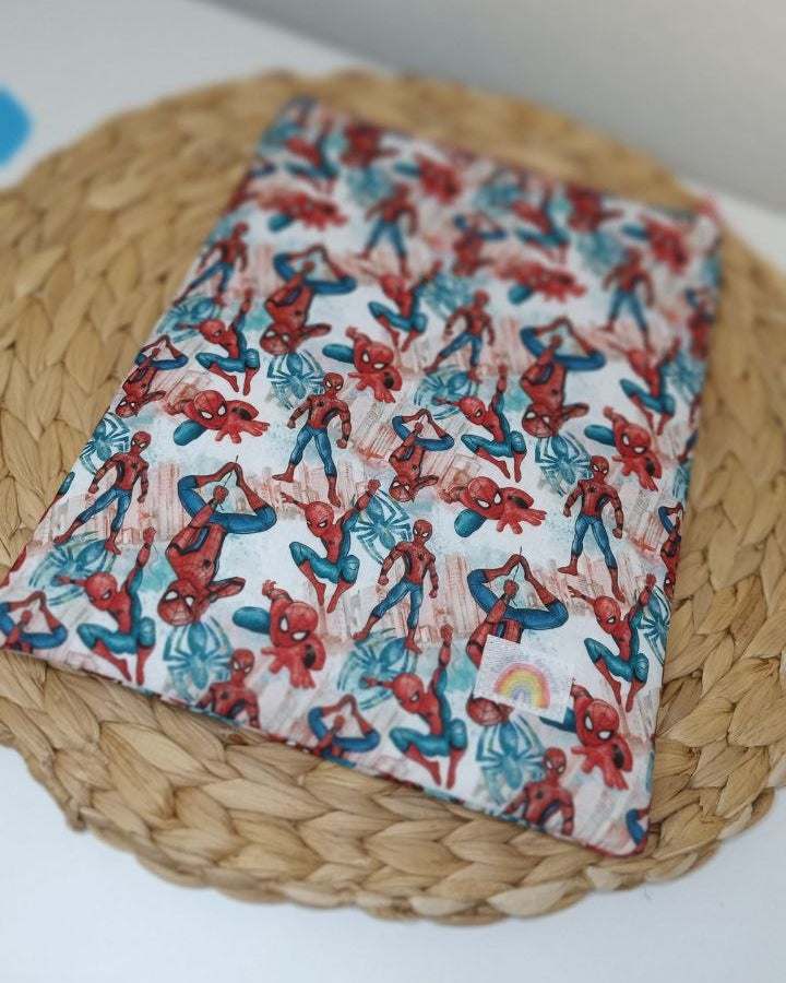 Funda literaria spiderman