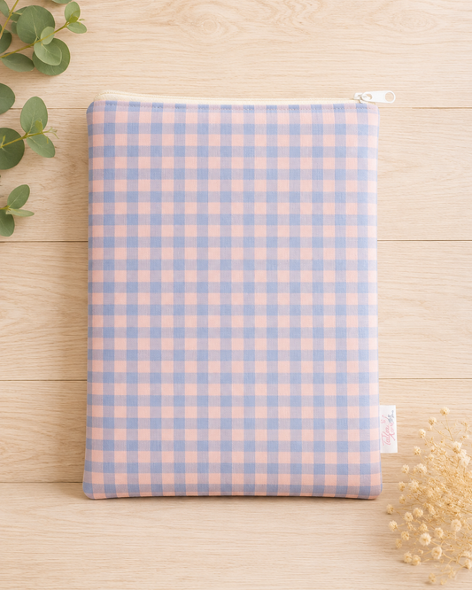 Funda literaria vichy rosa y azul