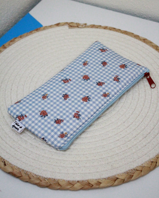Estuche plano Vichy azul flores
