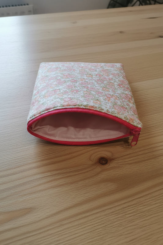 Funda literaria floral rosas