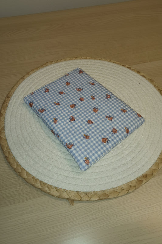 Funda literaria  vichy azul
